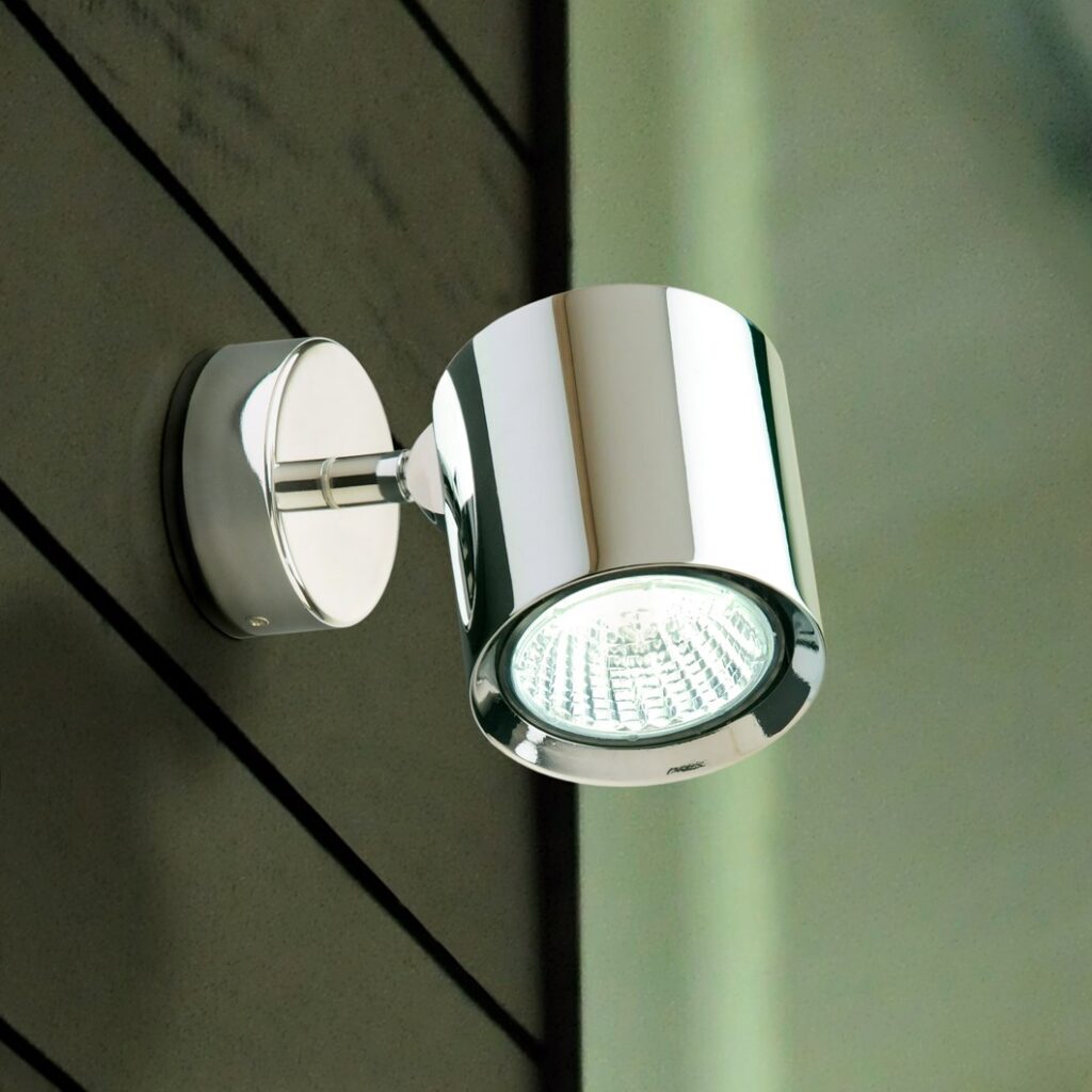 Floor-to-Wall Adjustable Spotlights
